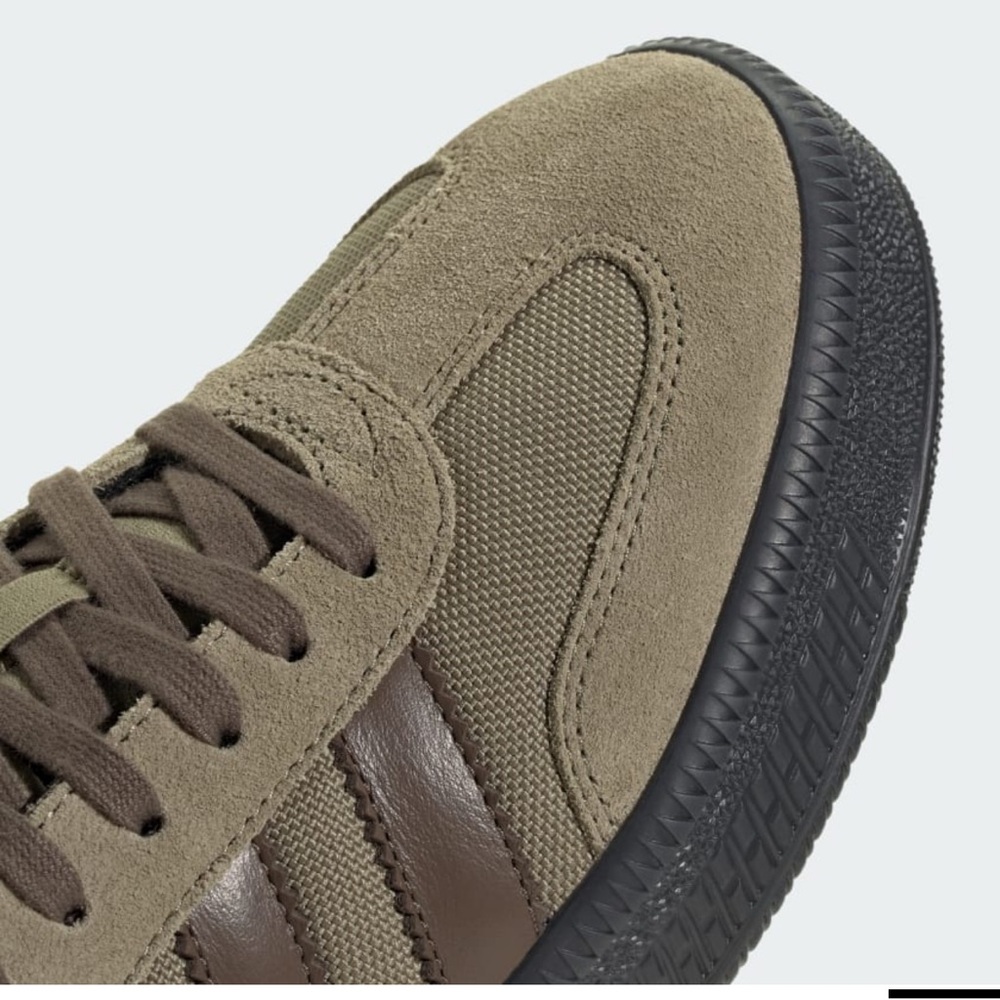 Samba XLG adidas unisex  Olive/Tan ,w7/m8, never worn